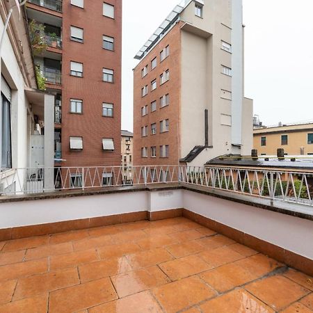 Sant'Ambrogio Bright Apartment With Terrace Milão Exterior foto